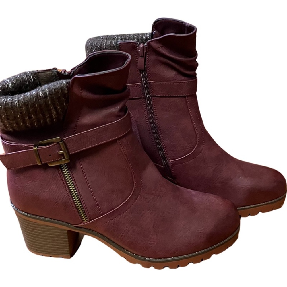NWOT boots